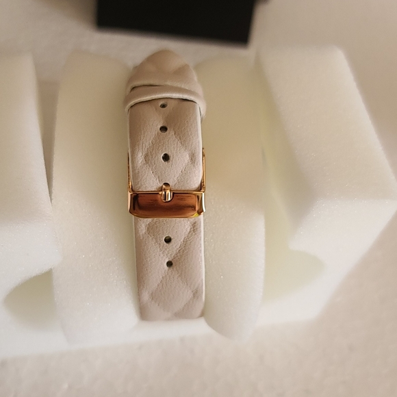 Ladies watch - Picture 3 of 9